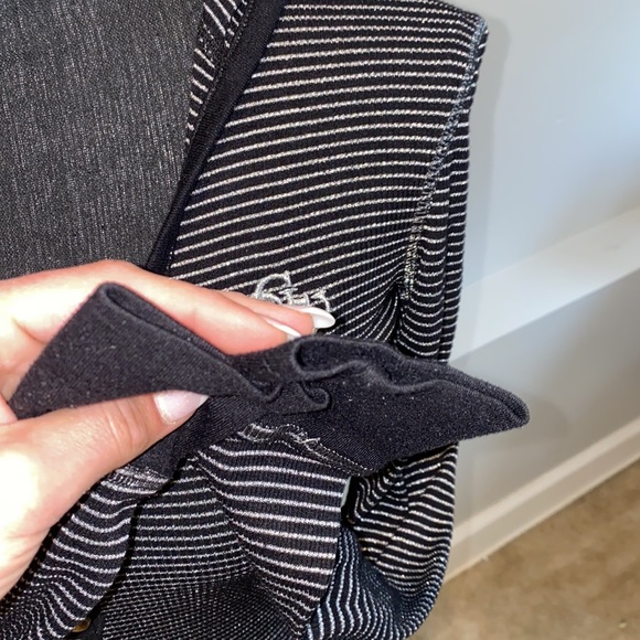 🍾CLOSET CLEAN OUT ACCEPTING ALL REASONABLE OFFERS🍾 - Picture 6 of 13